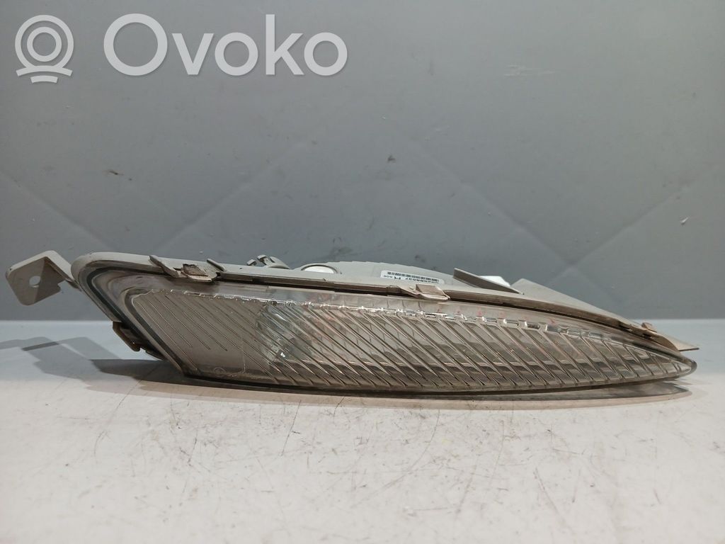 Opel Astra J Semnalizator bară față 