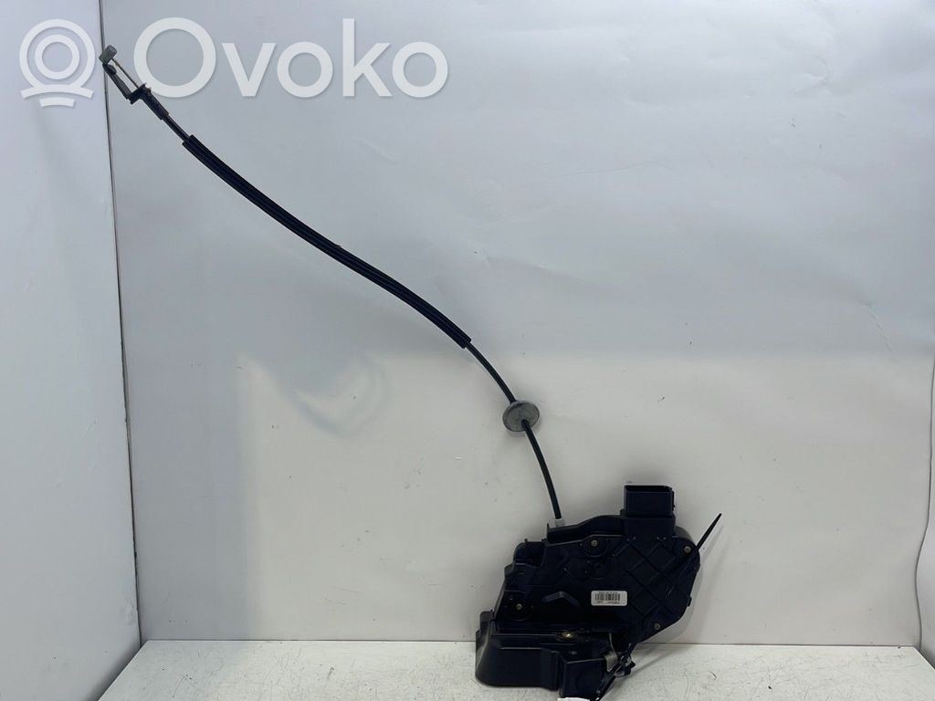 Ford Focus Priekšpusē slēdzene 