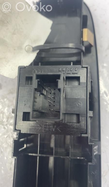 Electric window control switch   735531345