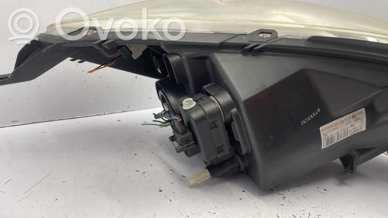 Nissan Note (E11) Phare frontale 