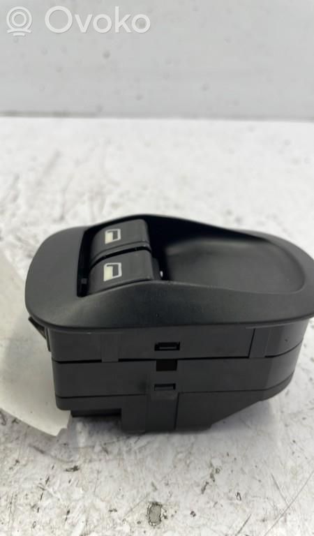 Peugeot 206+ Electric window control switch 