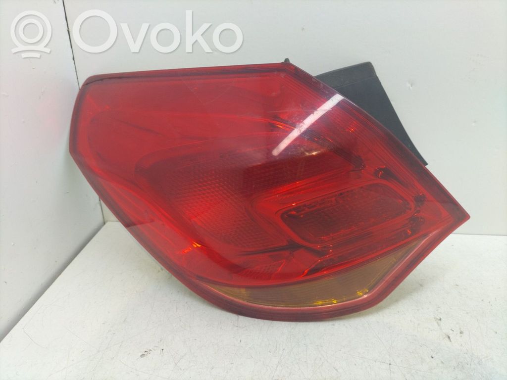 Opel Astra J Lampă spate în caroserie 