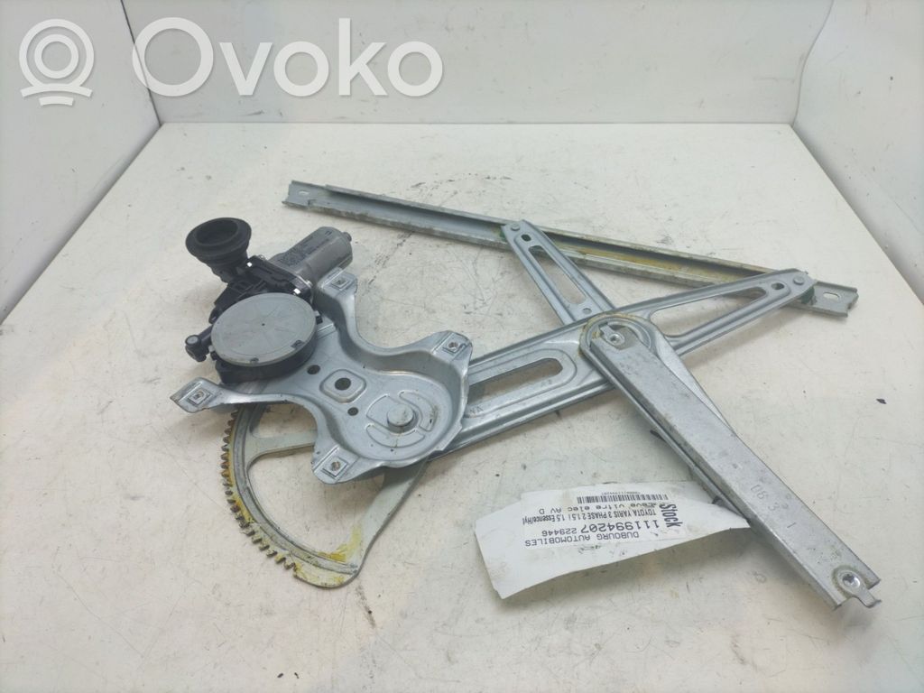 Toyota Yaris Regulador de puerta delantera con motor