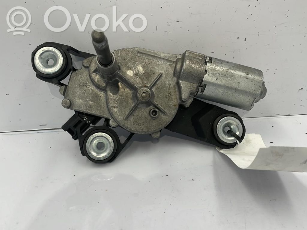 Motor del limpiaparabrisas trasero   1689913