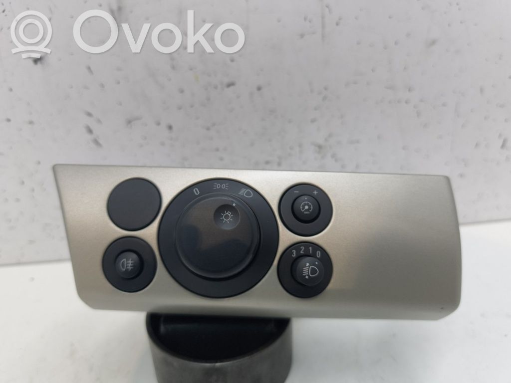 Opel Astra H Light switch 