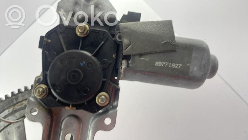 Peugeot 205 Macara ușă față cu motor 