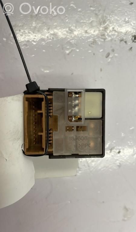Wing mirror switch   848700F030