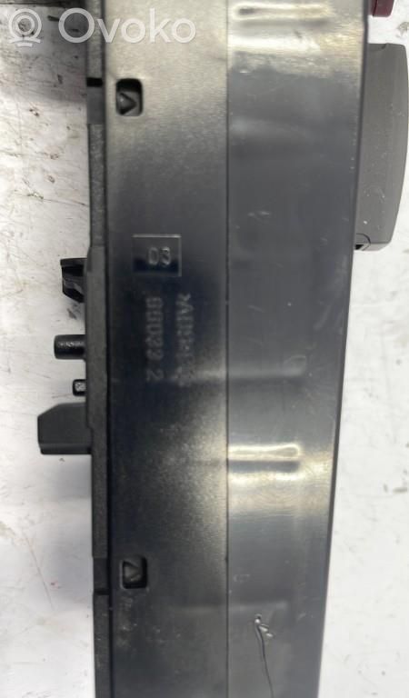 Hazard light switch   13129295