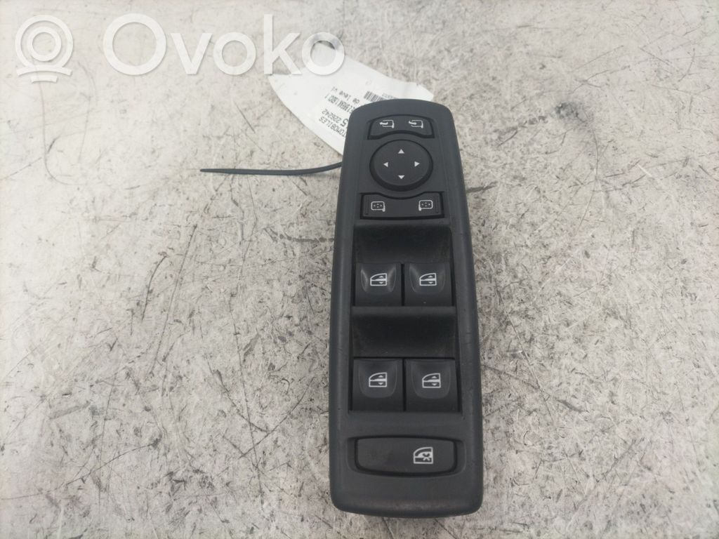 Renault Megane III Electric window control switch 