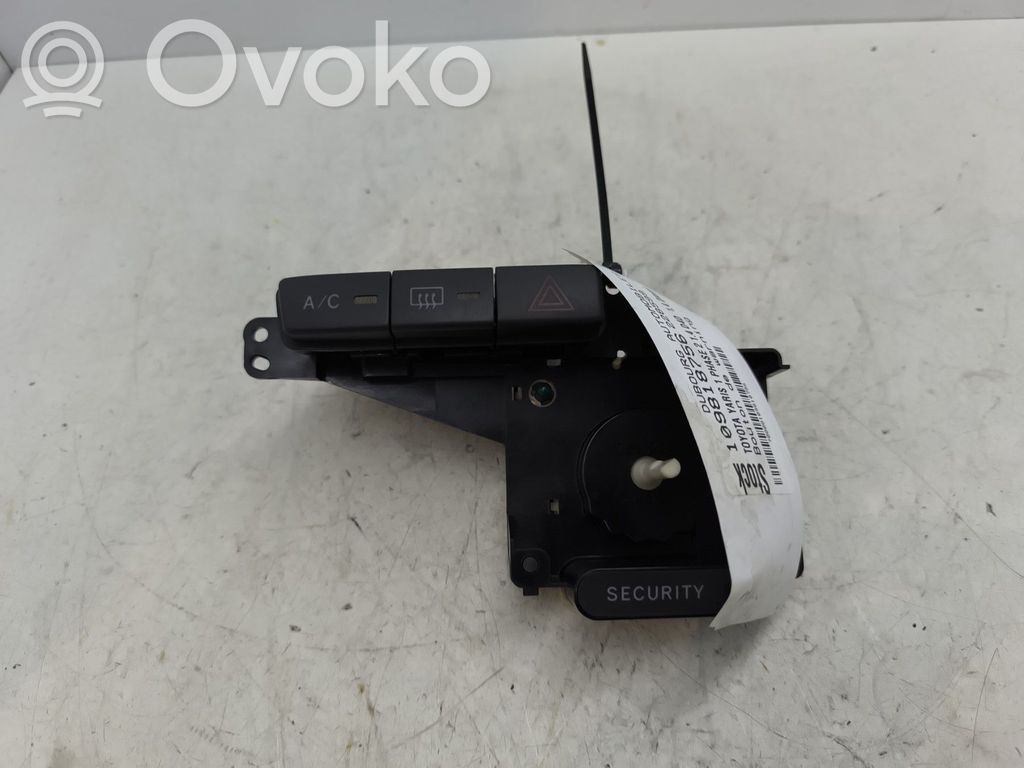 Toyota Yaris Przycisk świateł awaryjnych 