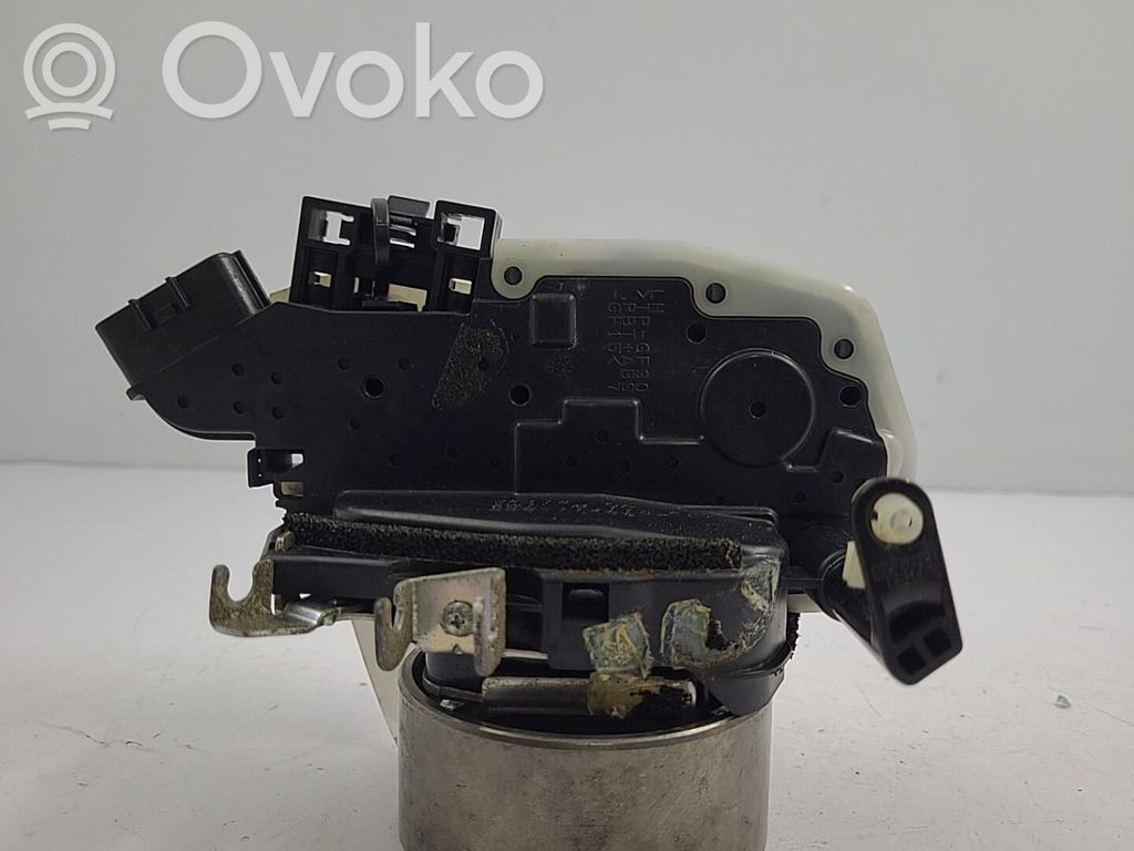 Nissan Juke I F15 Serratura portiera anteriore 