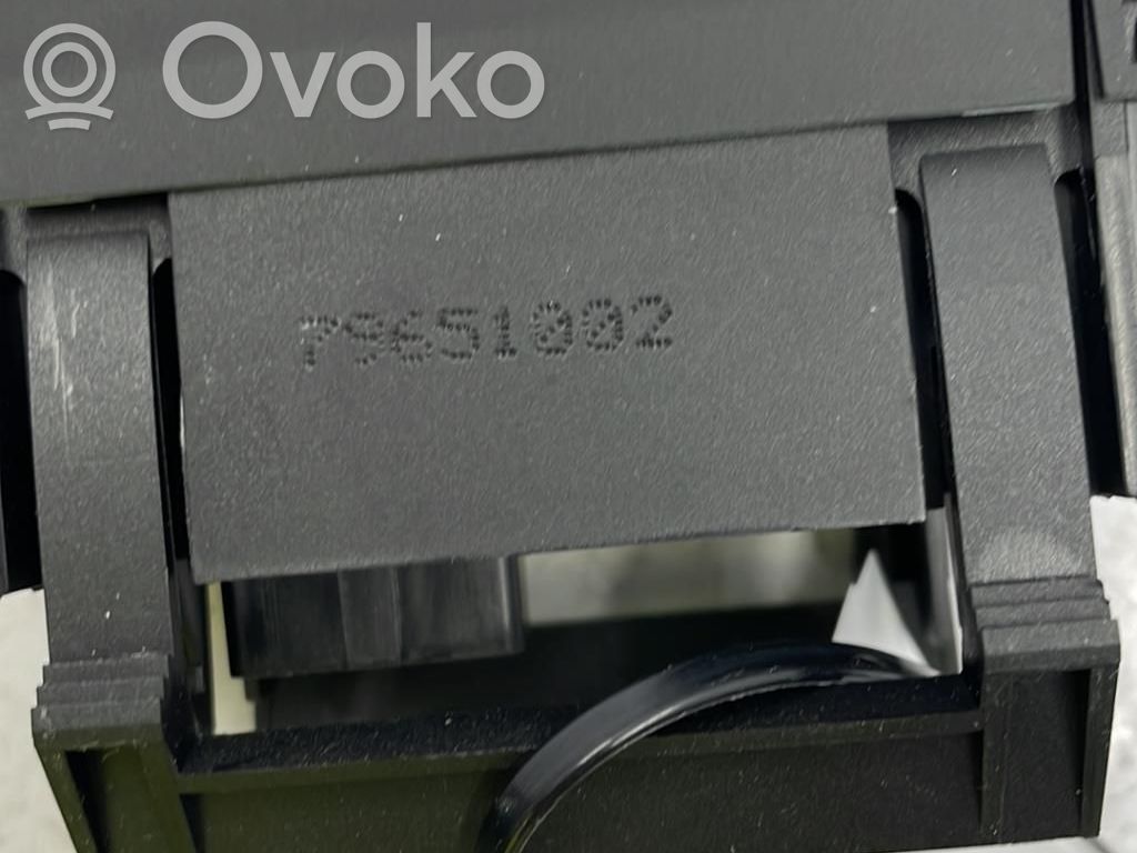 Valokatkaisija   8A6T13A024AB