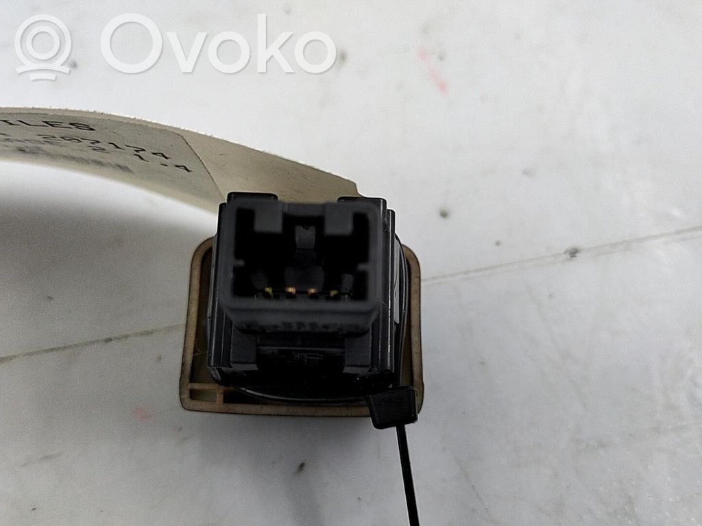 Nissan Note (E11) Interruttore luci di emergenza