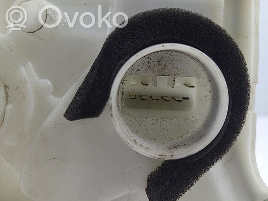 Suzuki SX4 Zamek drzwi przednich 