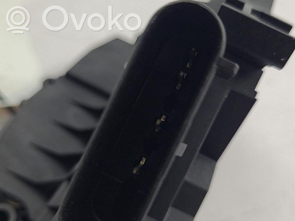 Front door lock   2066073