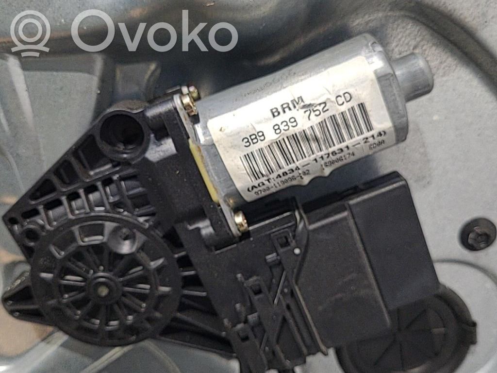 Volkswagen PASSAT B5 Macara geam ușă spate cu motor 
