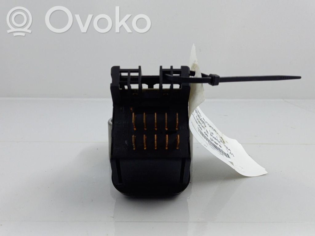 Light switch   90346276