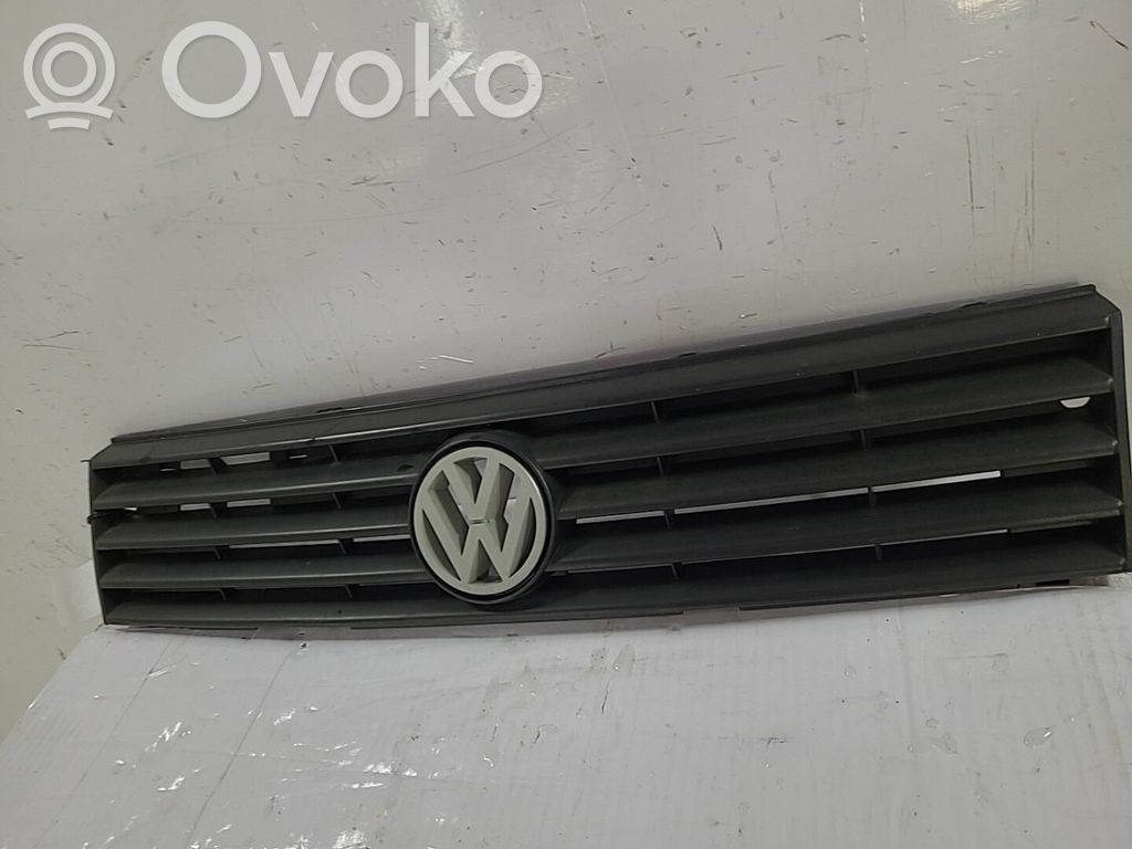 Volkswagen Polo II 86C 2F Atrapa chłodnicy / Grill 