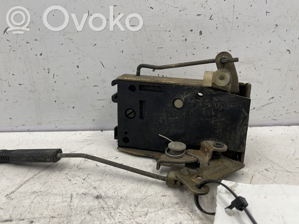 Peugeot 309 Front door lock 