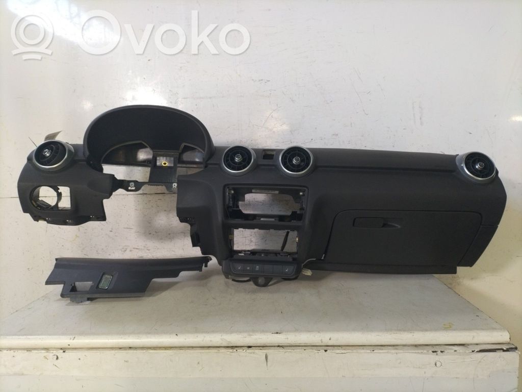 Audi A1 Kojelauta 