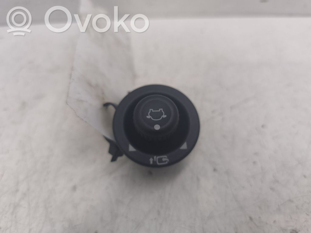 Wing mirror switch   1782894