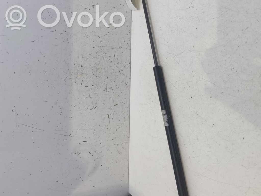 Audi A3 S3 8P Siłownik maski przedniej 