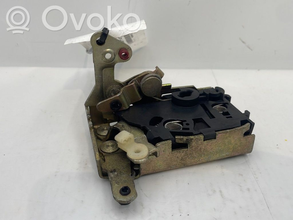 Peugeot 309 Front door lock 