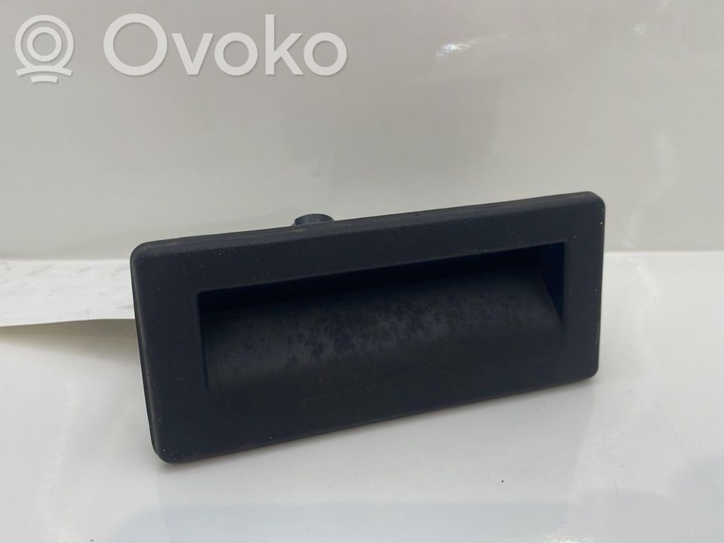 Tailgate opening switch   3V0827566