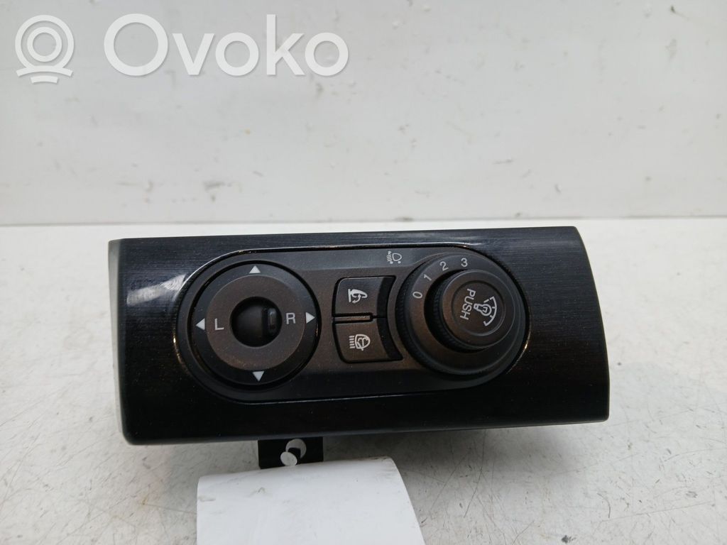 Light switch   20874622