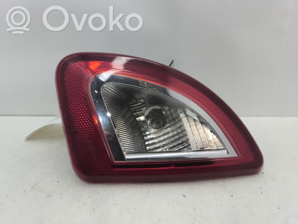 Renault Twingo II Lampă spate în capacul portbagajului
