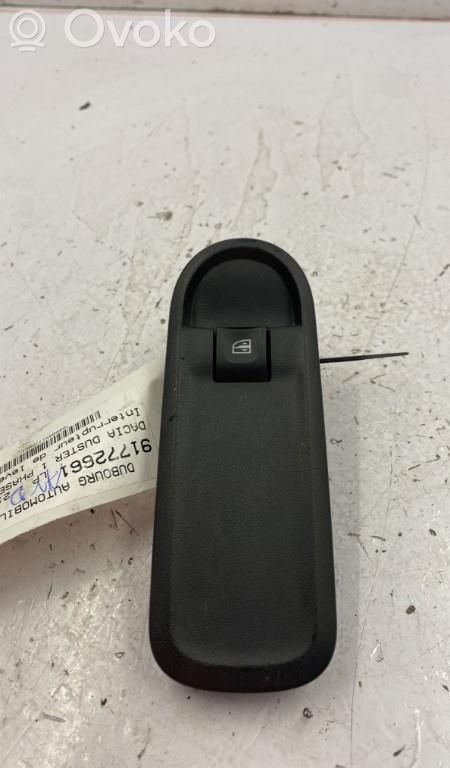 Dacia Duster Electric window control switch 