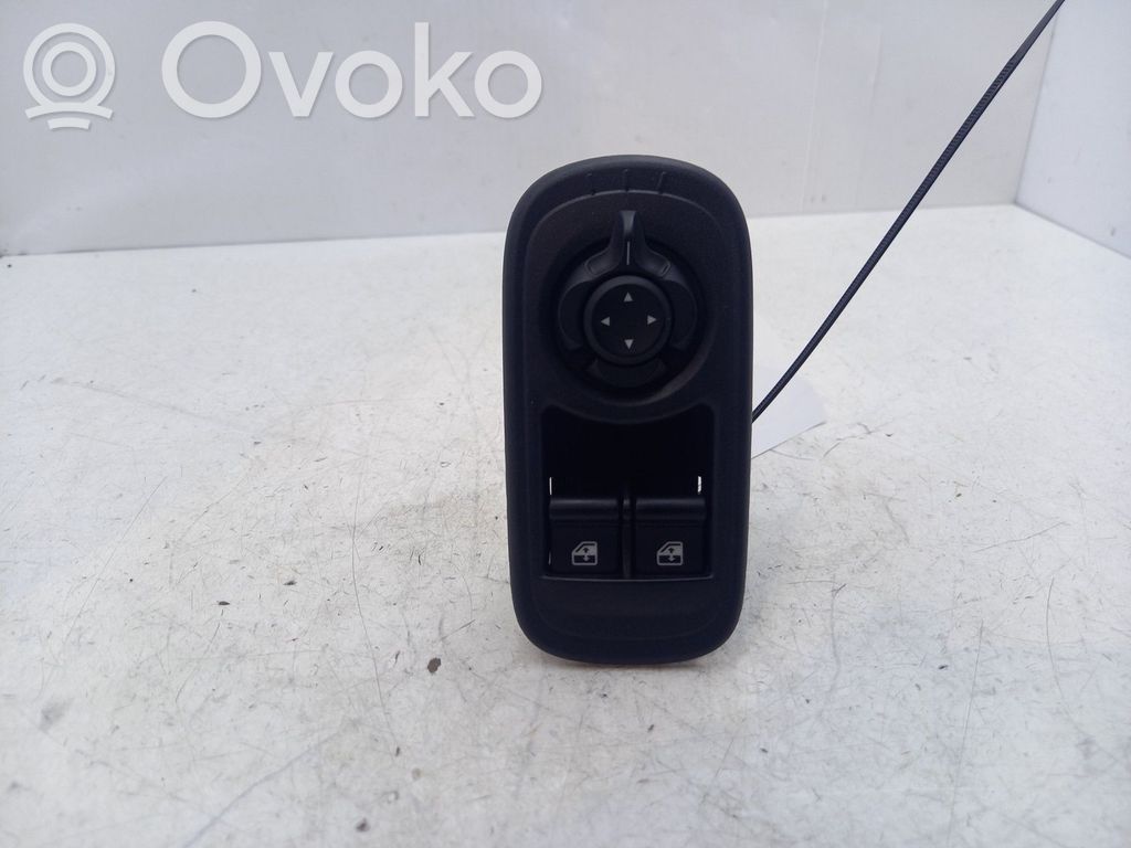 Fiat 500E Przyciski szyb 