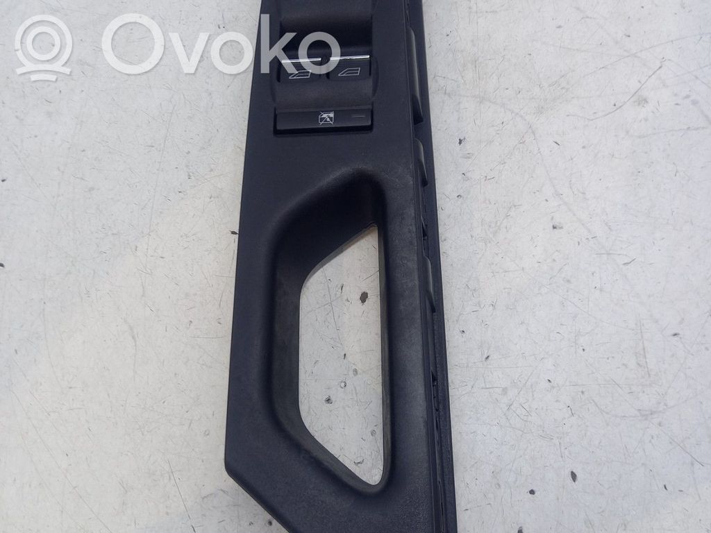 Interruptor del elevalunas eléctrico   2032975