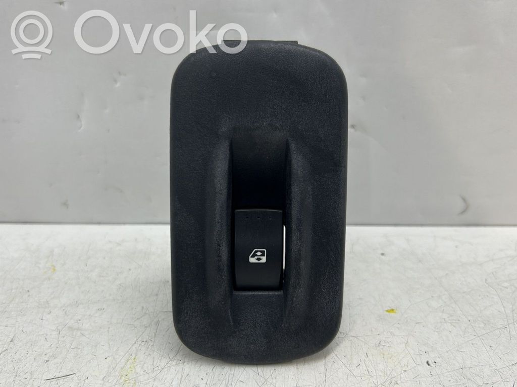 Opel Vivaro Electric window control switch 