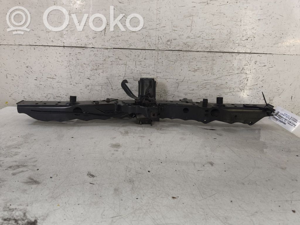 Toyota Verso Viršutinė dalis radiatorių panelės (televizoriaus) 