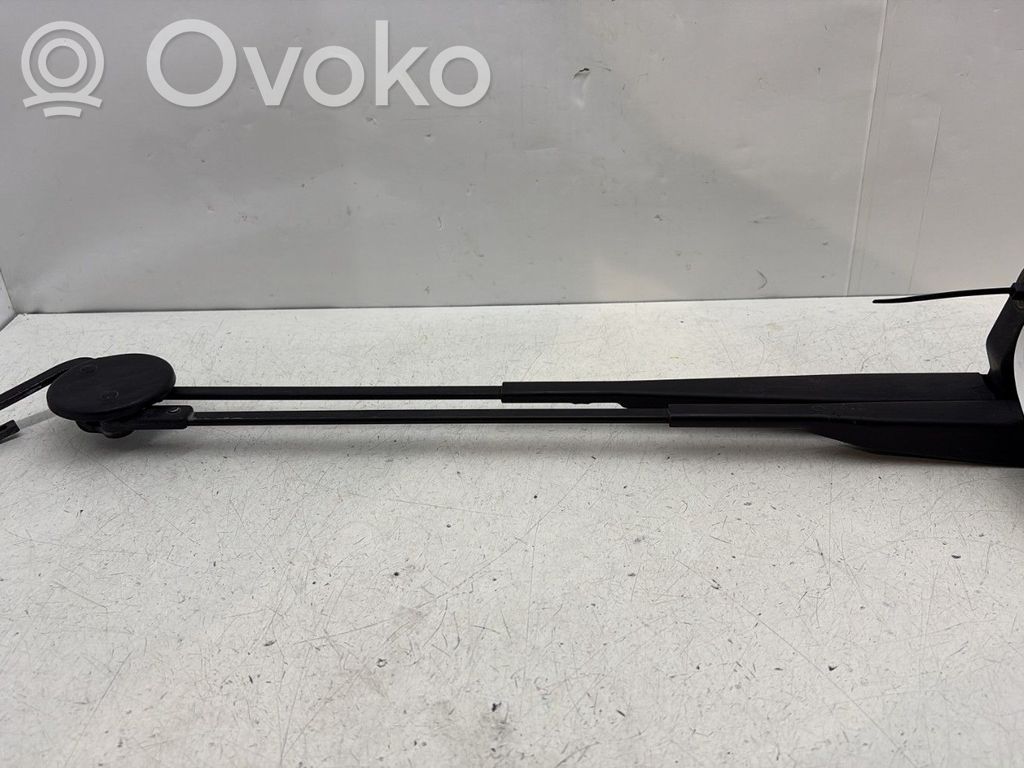 Renault Twingo I Front wiper blade arm 