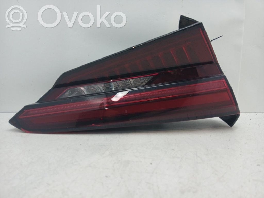 Audi A5 Lampă spate în capacul portbagajului 