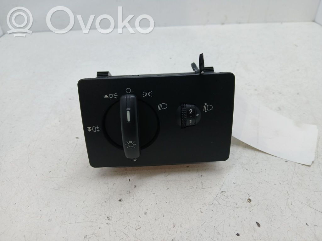 Lichtschalter   7M5T13A024LA