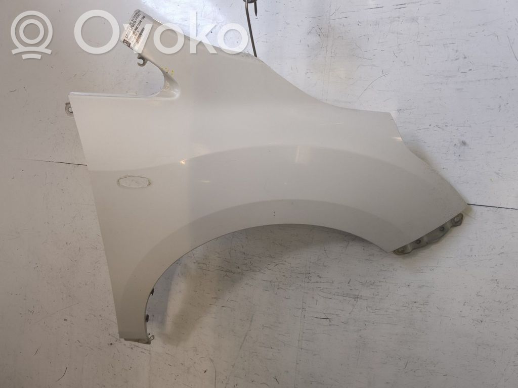 Toyota Verso Sparnas 