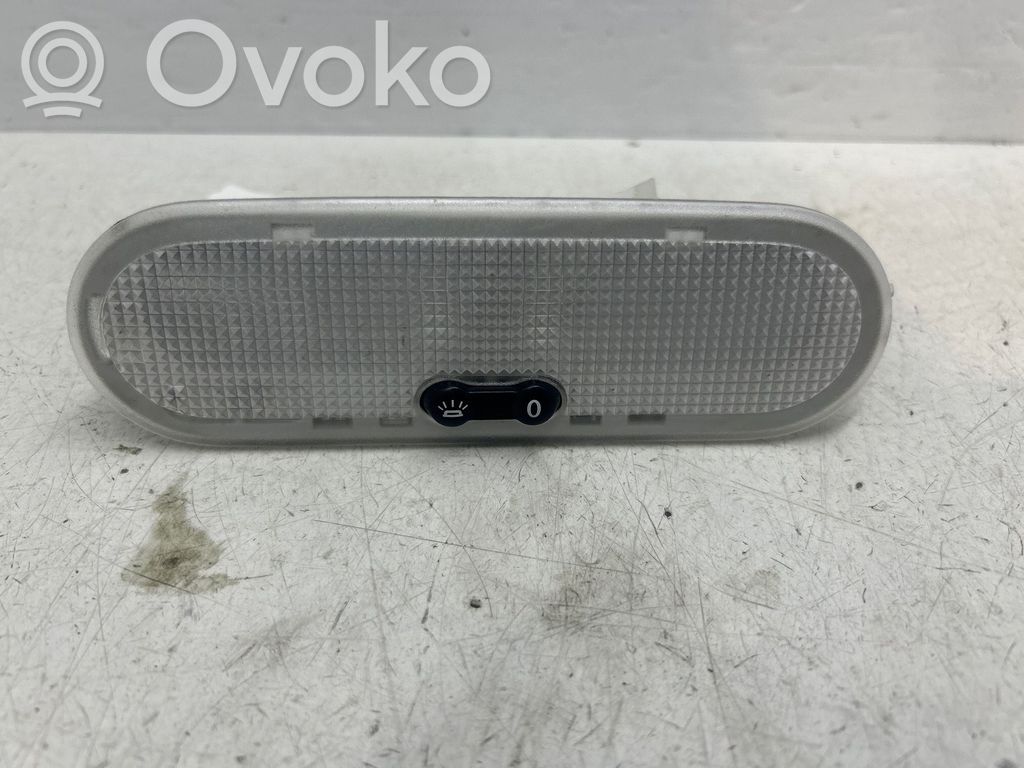 Nissan Qashqai Etuistuimen valo 