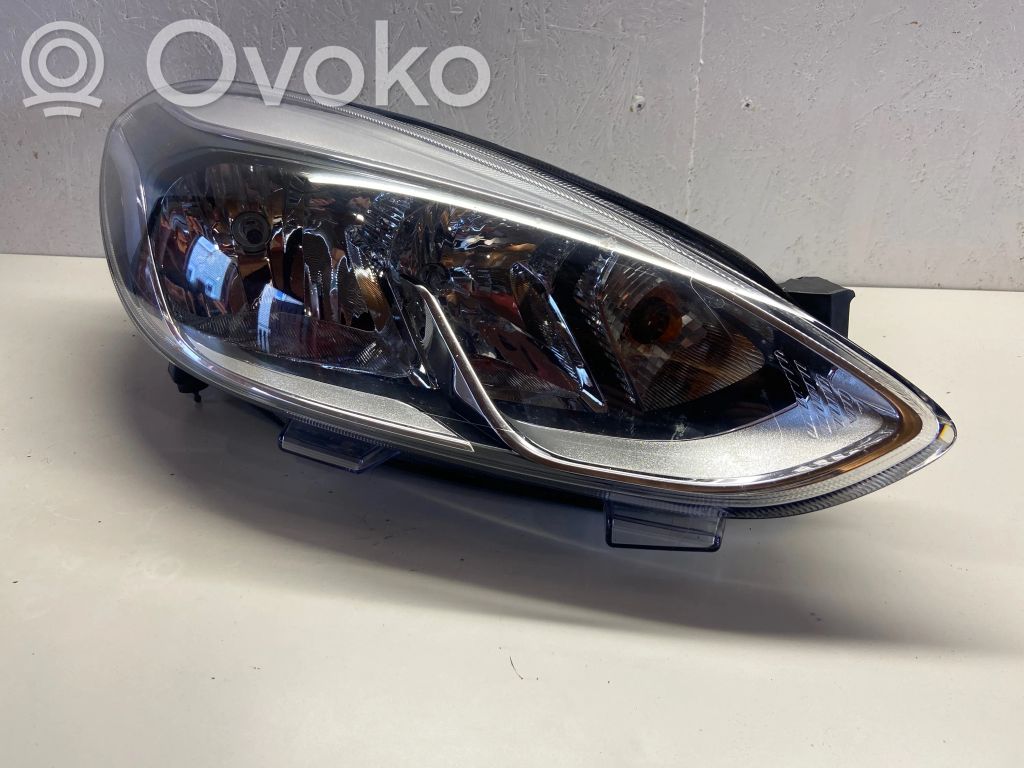 Ford Fiesta Lampa przednia 