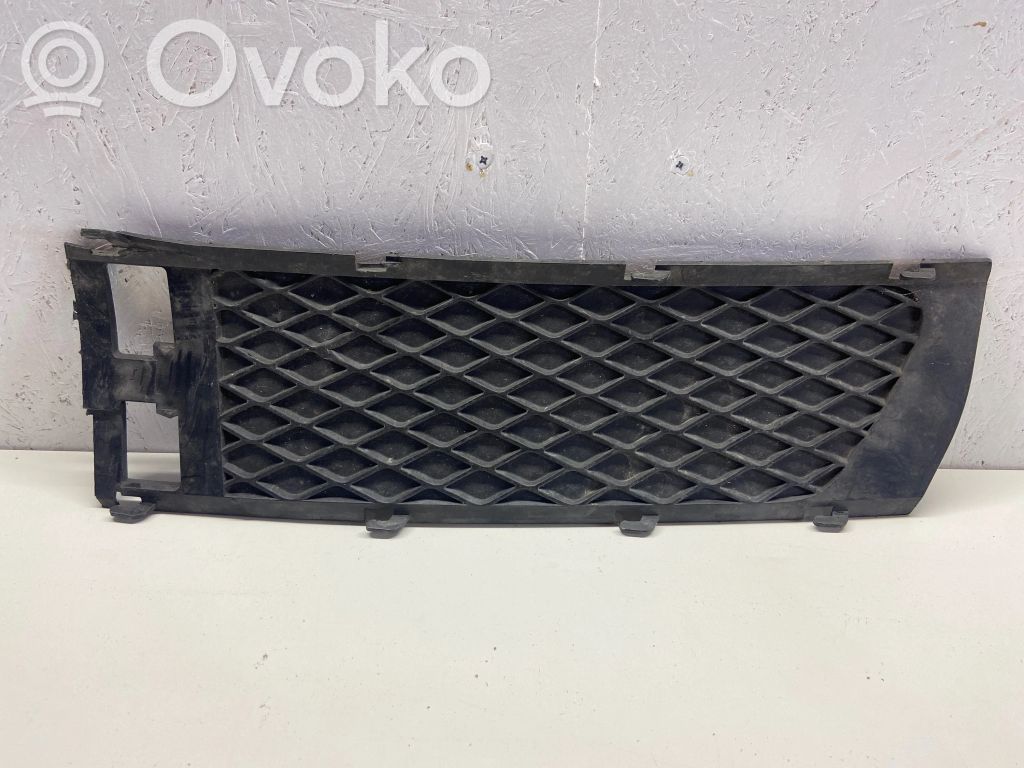 BMW X3 E83 Kratka dolna zderzaka przedniego 