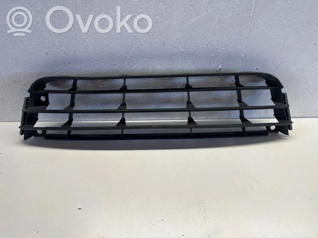 Volkswagen Touran I Нижняя решётка (из трех частей) 