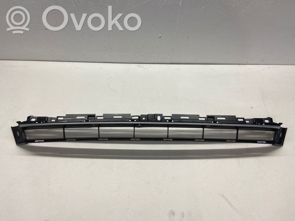 Audi A5 Etupuskurin alempi jäähdytinsäleikkö 