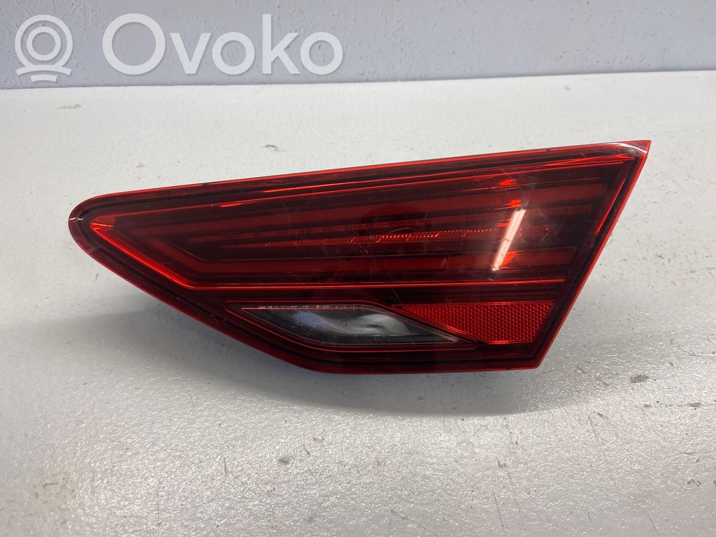 Seat Leon (5F) Aizmugurējais lukturis pārsegā 