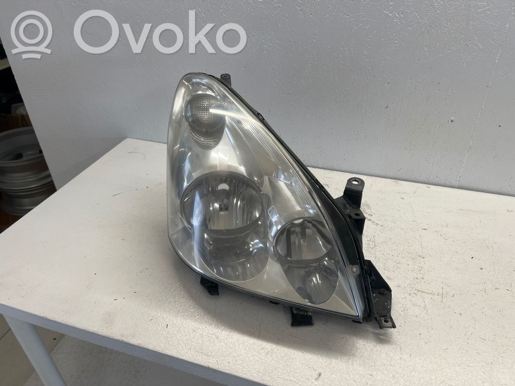 Toyota Corolla Verso AR10 Headlight/headlamp 