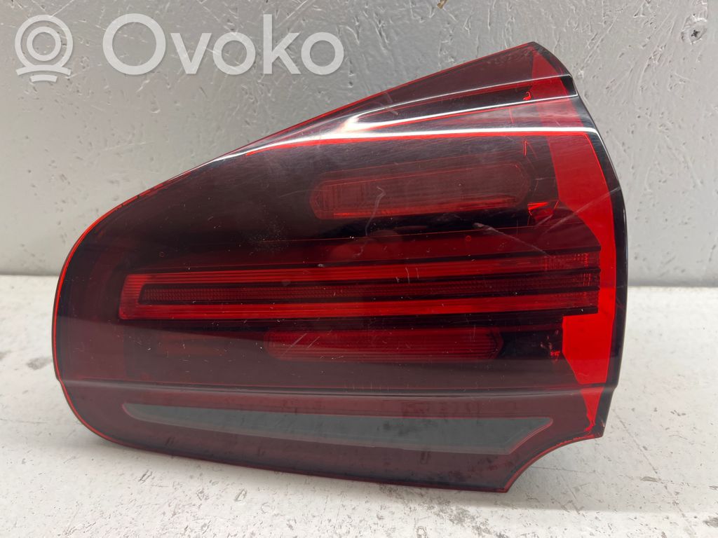 Porsche Cayenne (92A) Takaluukun takavalot 