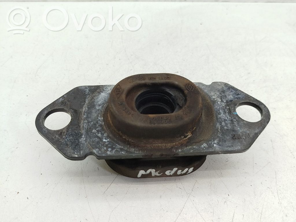 Renault Modus Engine mounting bracket 