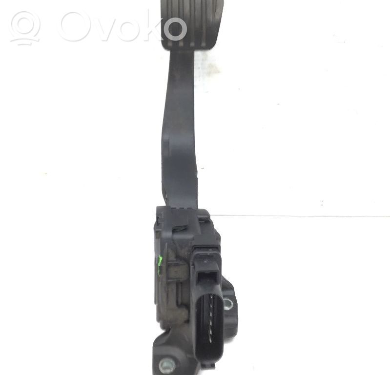 Akceleratoriaus pedalas   6G929F836JD