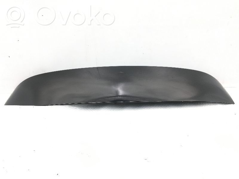 Tailgate/trunk spoiler   7167174